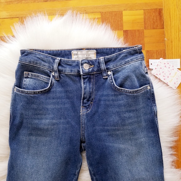 NWT FREE PEOPLE RITA Cropped Flare Jeans - Picture 3 of 8